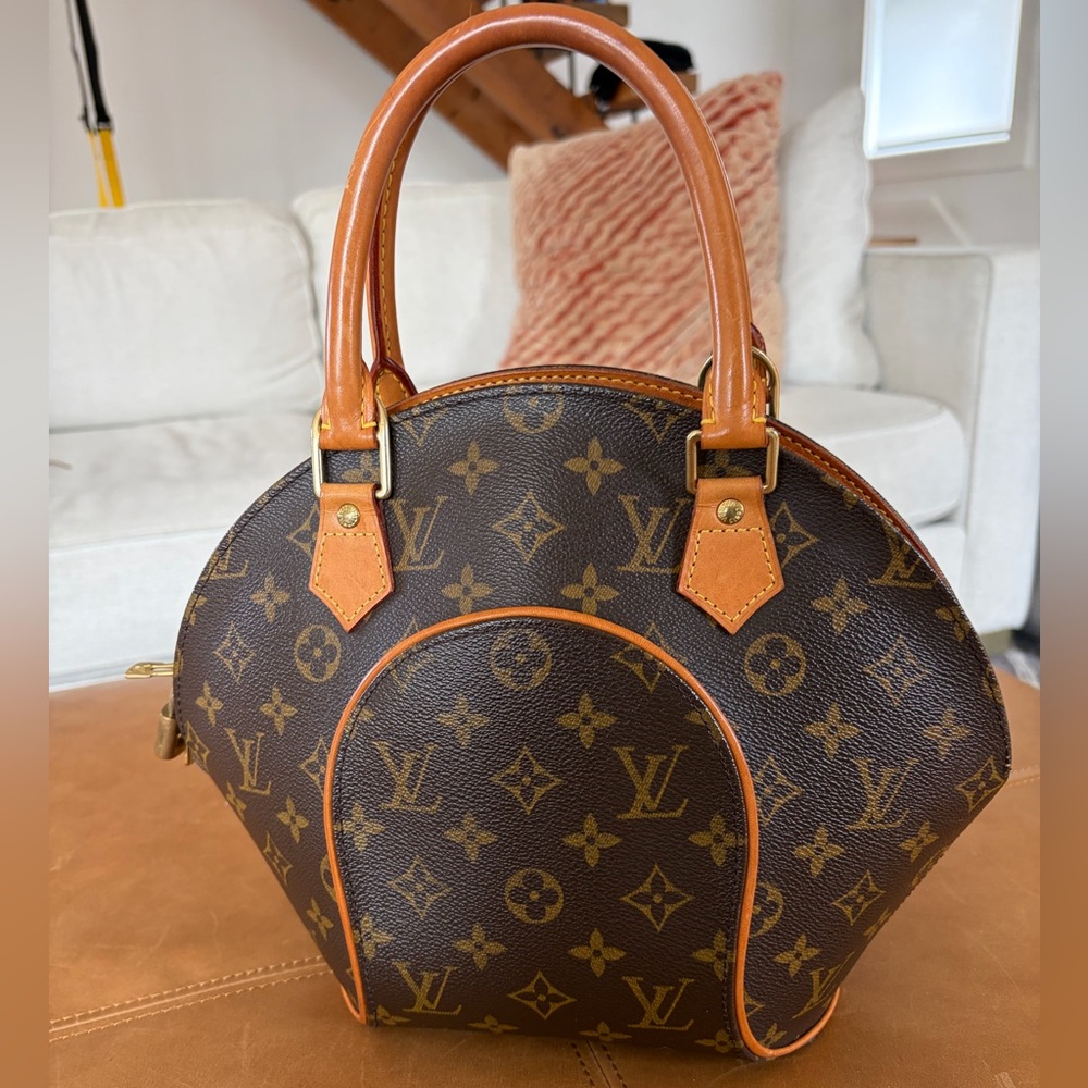 Louis Vuitton Ellipse MM Designer Handbag